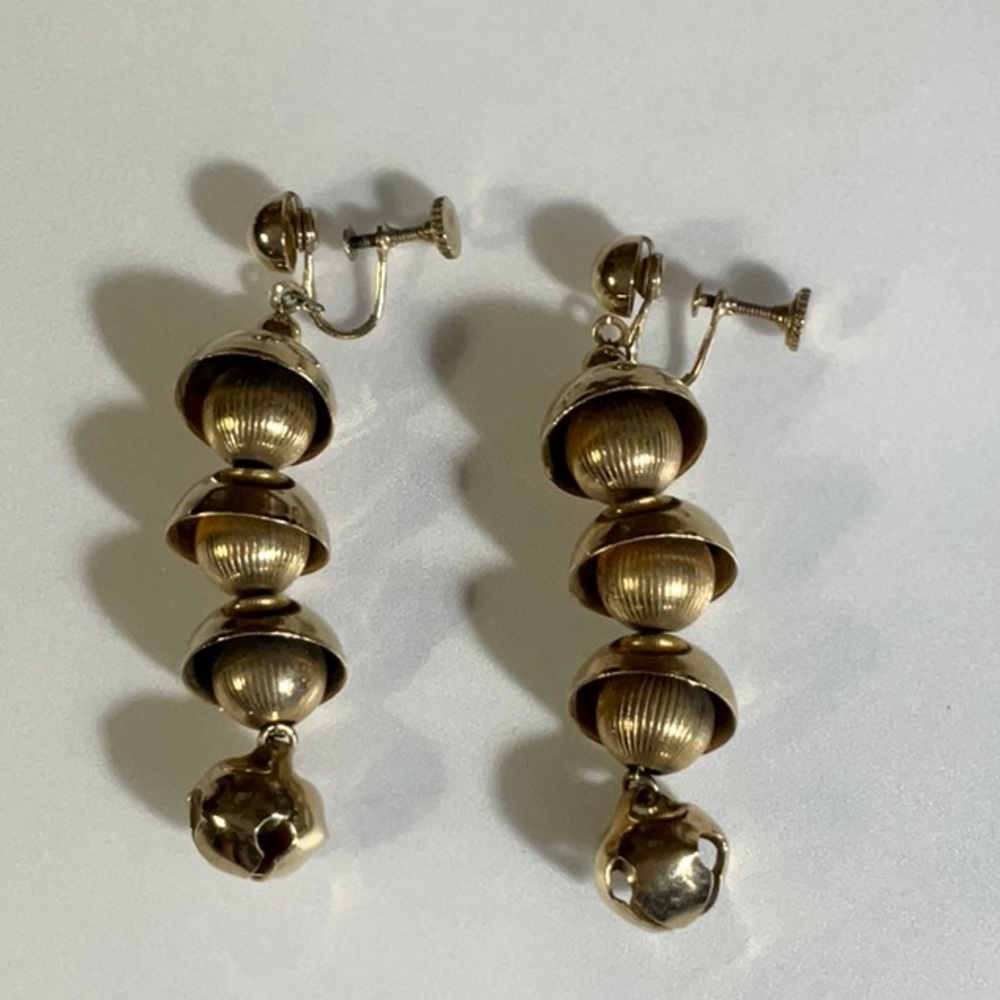 Screw Back Gold Toned Drop Earrings Vintage Ribbed Bell Shaped Drops